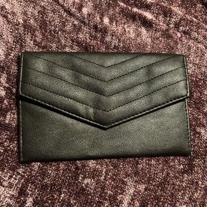 Thin Clutch